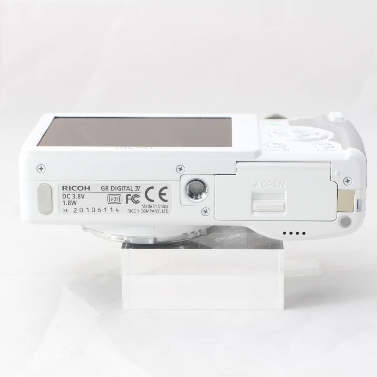 Ricoh GR Digital IV White Edition Compact Camera 1 Shot New