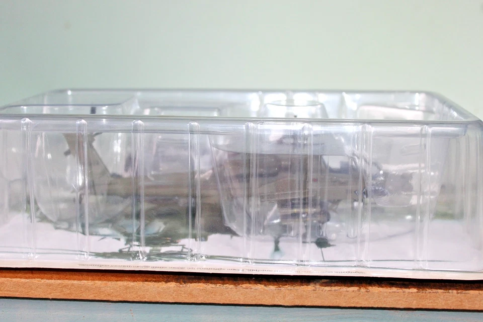 AMERCOM 1:72 BOEING AH-64D APACHE LONGBOW HELICOPTER - US ARMY - Image 2 of 2