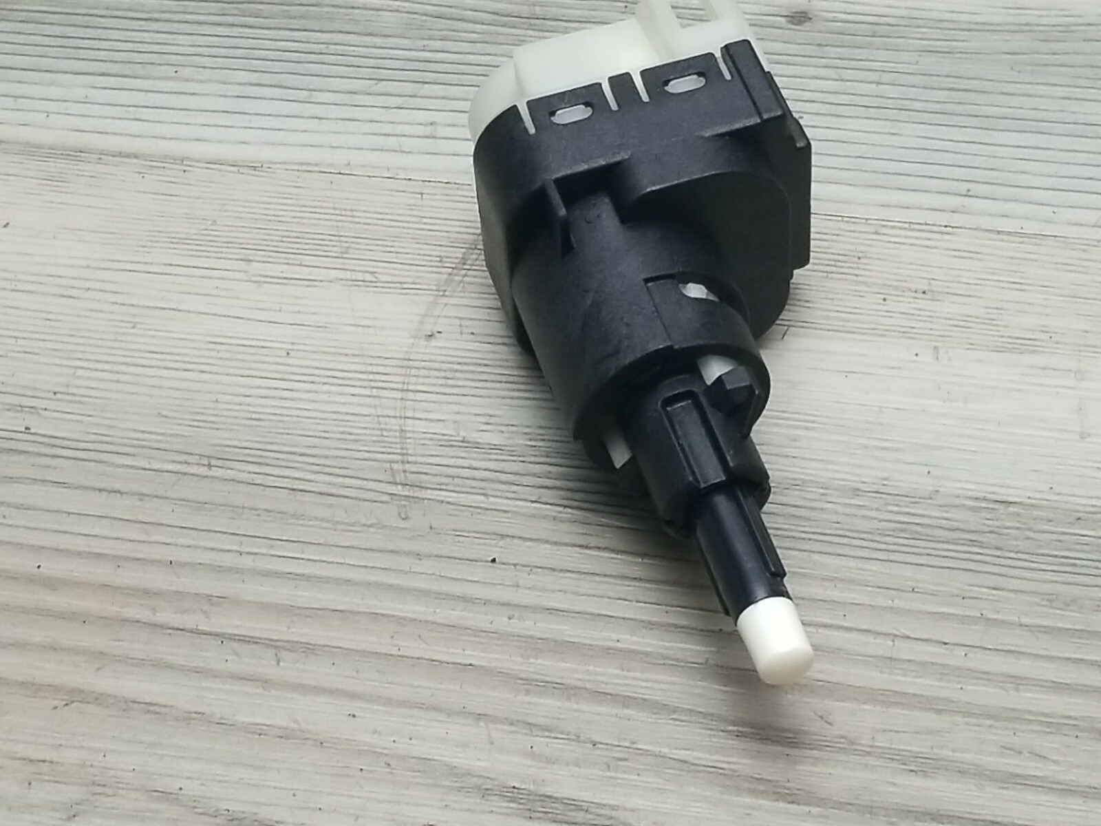 New VW VOLKSWAGEN Audi Brake Light Switch 1K2945511NAR OEM eBay