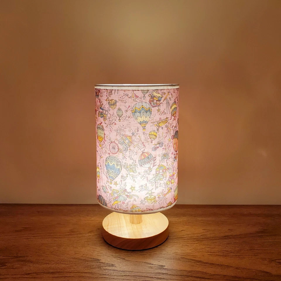 Lámpara de mesa salón, lámpara de tela Liberty of London, hecha a mano en EE. UU., talla pequeña Foto 2 de 4