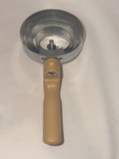 Decker Spiral Curry Comb 15-S Reversible Steel Tan Color QTY-1 MADE IN USA