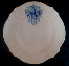 CERAMICA DERUTA-PIATTO PIANO CON BORDO MOSSO-GRANDE STEMMA NOBILIARE IN BLU