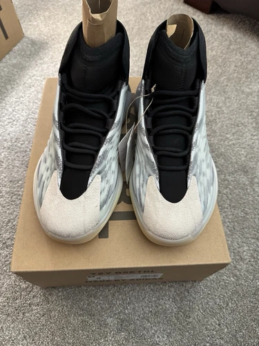 Scarpe da basket Adidas Yeezy Quantum bianco grigio FZ4362