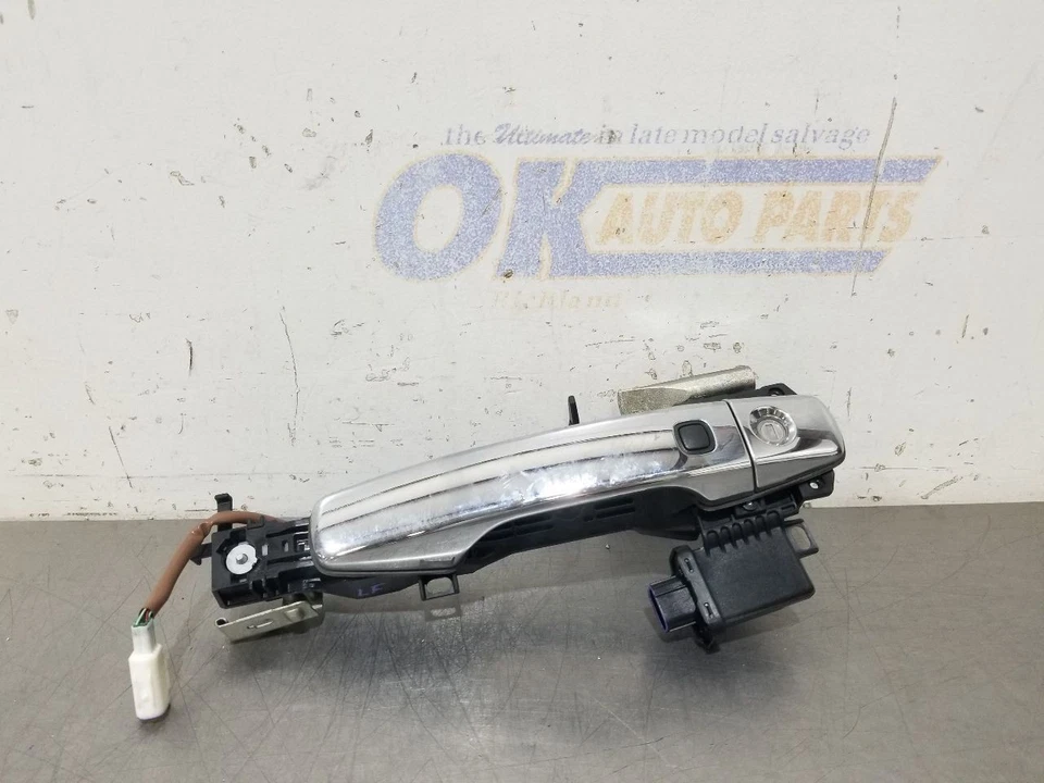08 2008 LEXUS LX570 EXTERIOR FRONT DOOR HANDLE CHROME LEFT DRIVER - Image 2 of 4