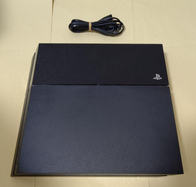 Sony PlayStation 4 PS4 CUH-1000A 500GB Jet Black only Console 