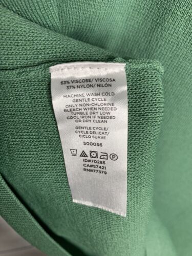 Ann Taylor Factory Womens Size M Green Tank Top Sleeveless V Neck RN 77379 - Picture 6 of 6