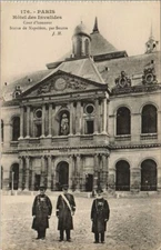 Old postcard Paris 7th Hotel des Invalides Cour d'honneur (35889)