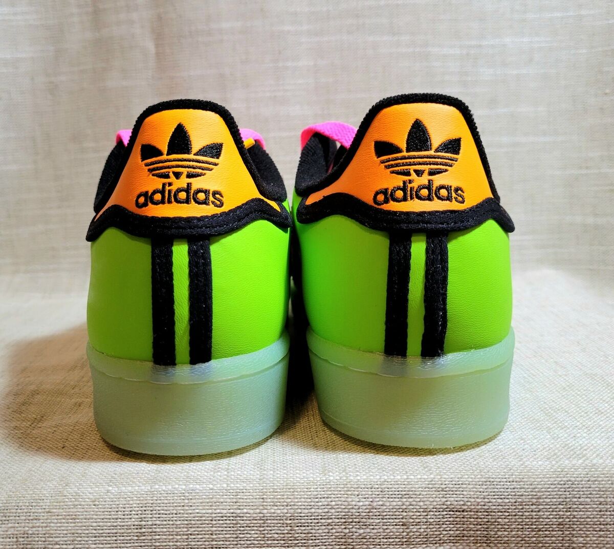 ADIDAS Superstar Simpsons Squishe Sneakers 4 4.5 5.5 Mens ADIDAS Superstar Simpsons Squishe Sneakers 4 4.5 5.5 Mens