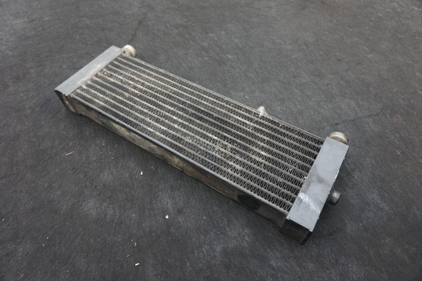 Left Side Engine Oil Cooler Radiator 07L117015B Lamborghini Gallardo Spyder 2008