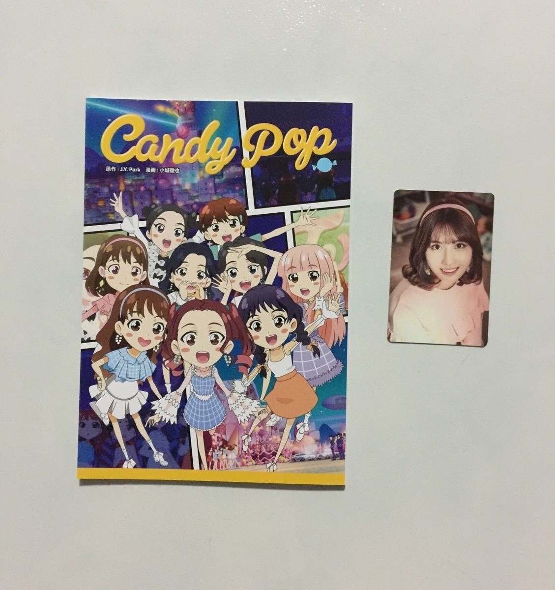TWICE JAPAN SHOWCASE LIVE TOUR CANDY POP COMIC BOOK WITH MOMO