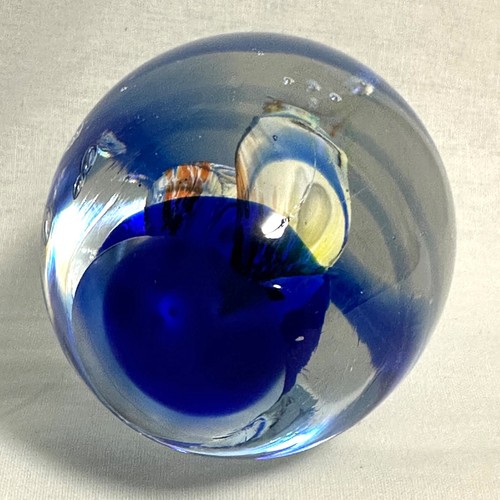 Fermacarte in vetro artistico con 3 bolle a spirale a goccia all'interno vortici blu 4,25" - Foto 8 di 20