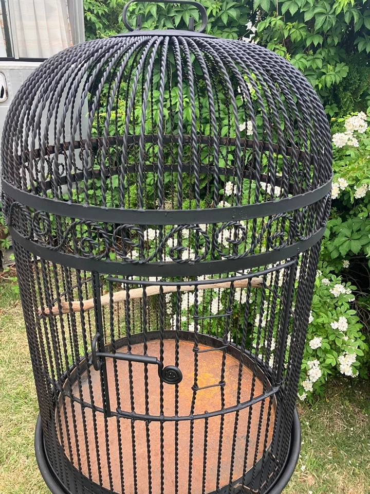 Jaula para pájaros victoriana vintage antigua de hierro forjado Foto 3 de 4