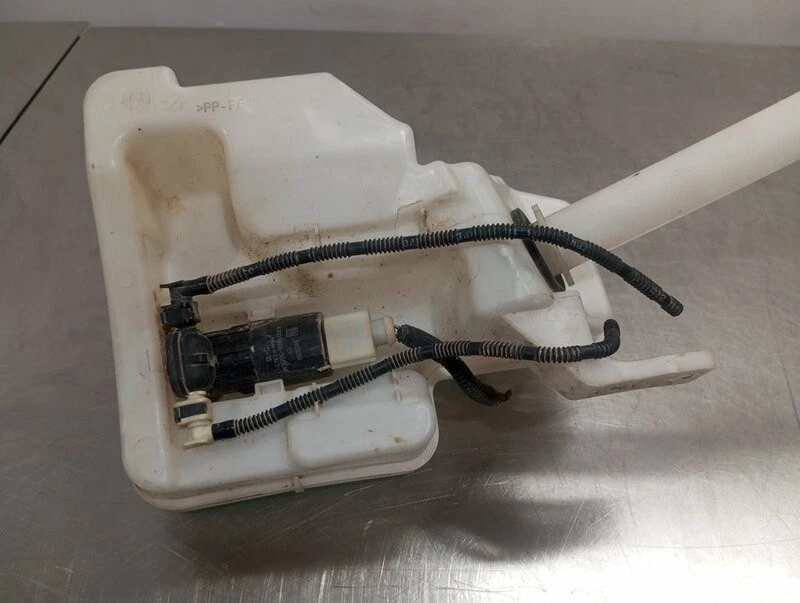 39160740 reservoir lave-glace avant pour CITROEN C4 CACTUS 2014 941098 - Photo 2/4