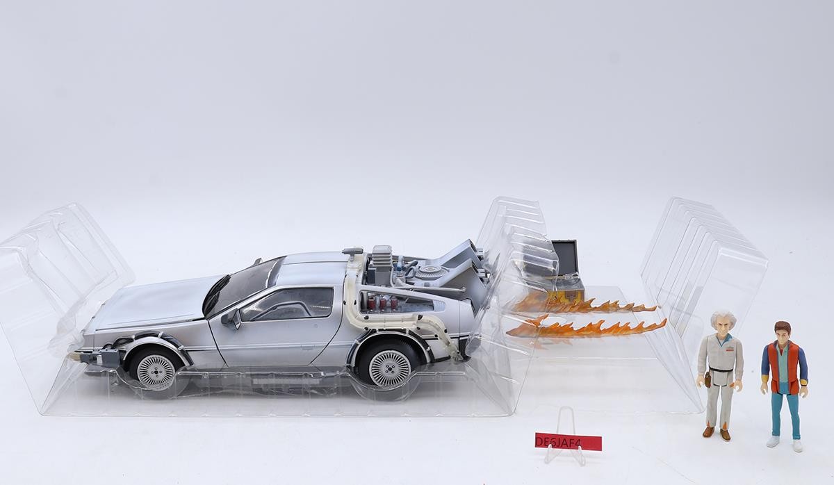 Time Machine DeLorean Back to the Future Part II 30th Diamond