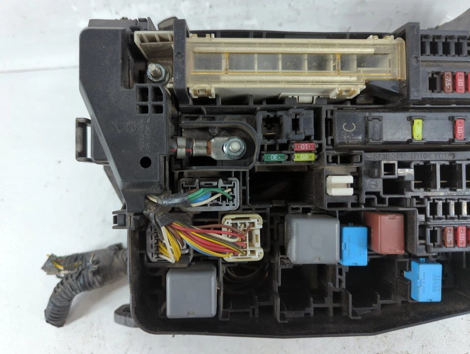 Módulo de relé de caja de fusibles Scion Xb 2008-2015 82662-12450 H5NJ6 Foto 3 de 4