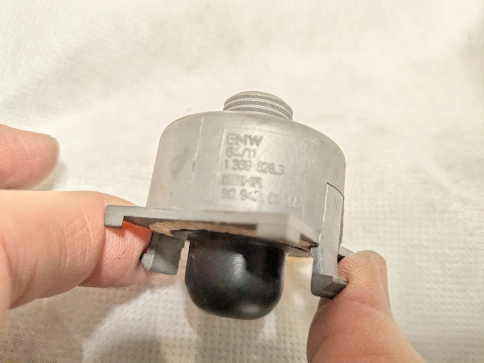 1989 BMW 635CSi (E24) Interior Temperature Sensor 64111369828 BEHR - Image 3 of 4