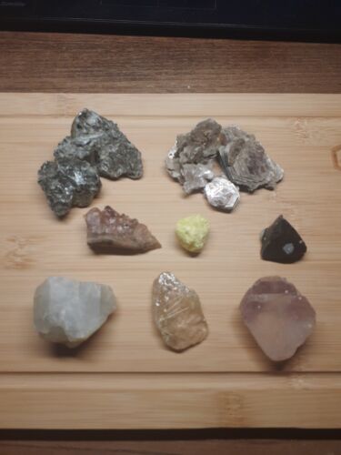 Lot de minéraux et pierre semi-précieuses.   - Afbeelding 1 van 3