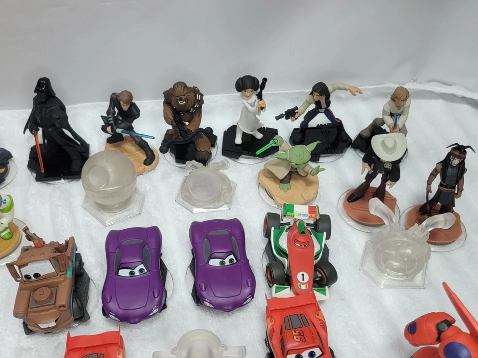 Enorme Disney Infinity 81 piezas + 1 X-Box 360 Juego Surtido Figuras Coleccionables Foto 4 de 4