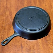 Vintage Lodge 8SK 3 Notch Heat Ring Cast Iron Skillet Mid-60's-80's - RESTORED