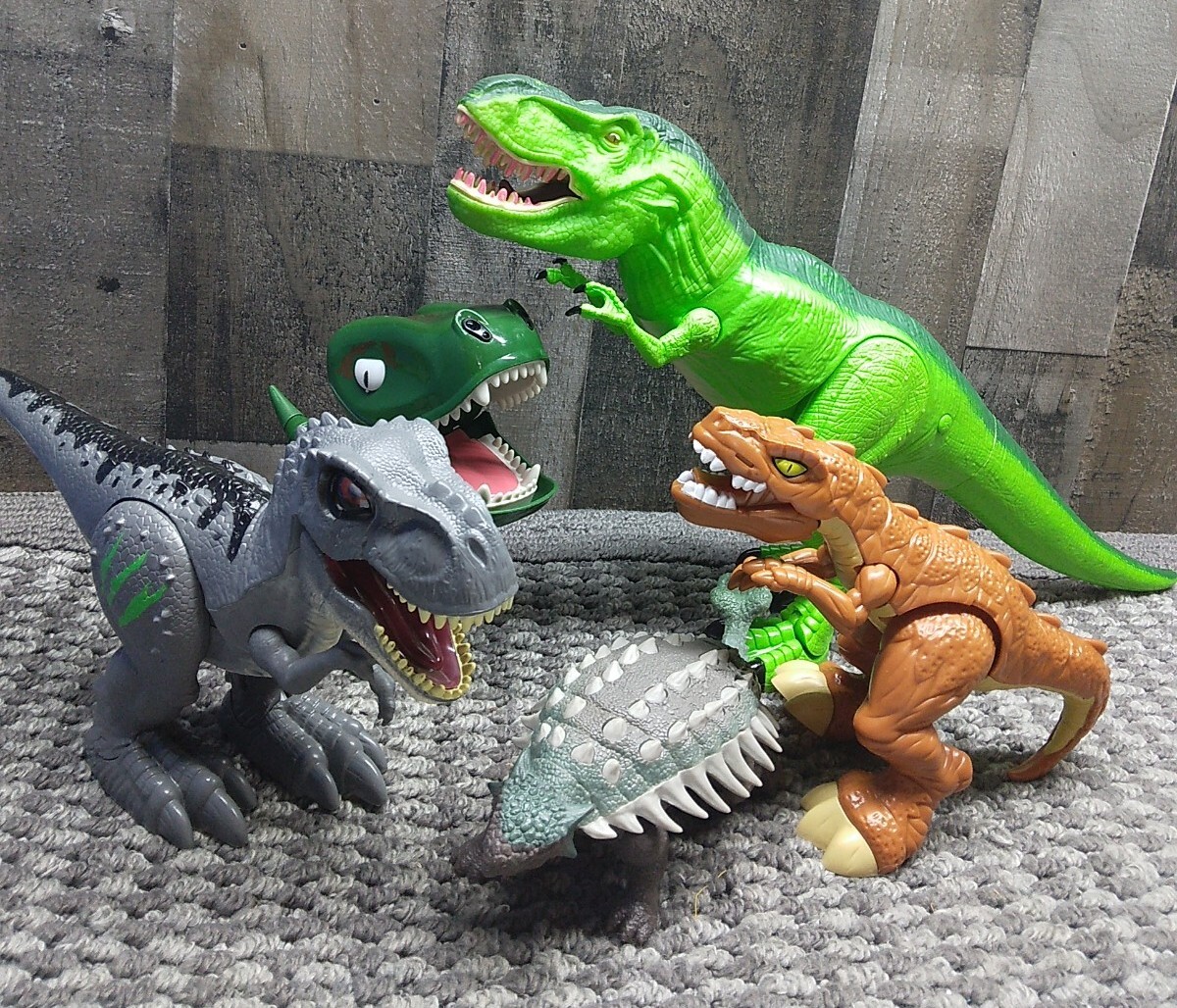 Jurassic World Park Dinosaur lot Roarivores Ankylosaurus T-Rex 