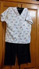 Scrub Set Bottom XL Black Delta, Top No Name Pink And Blue Flowers...