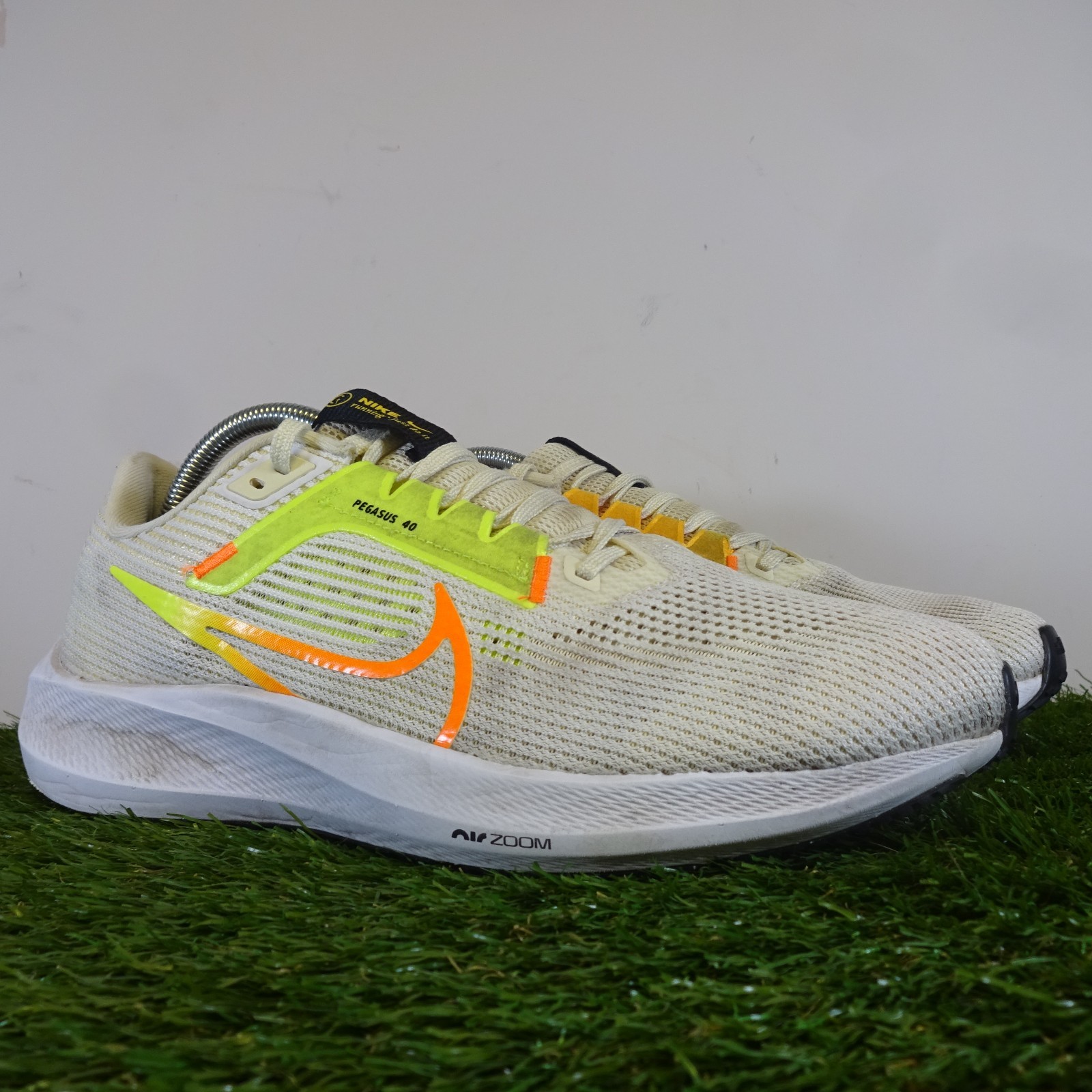 Nike Trainers Size 7.5 Men's White Air Zoom Pegasus 40 Walking Running Shoes