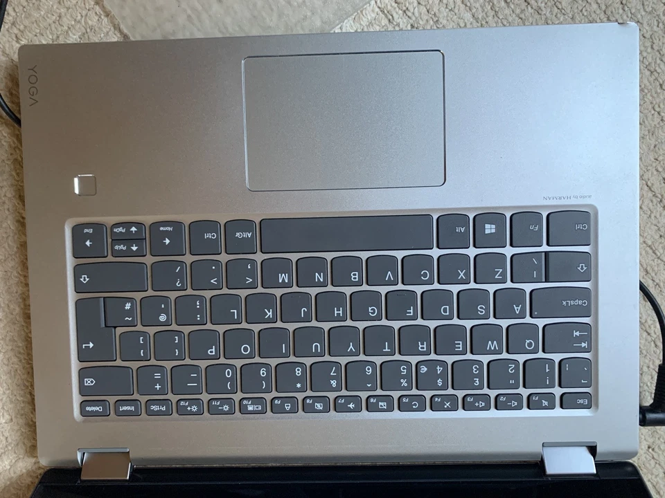 14" Lenovo Yoga 520-14IKBR Core i5-8250U 8GB 256GB Gold 2-in-1 Windows 11 Laptop - Image 4 of 4