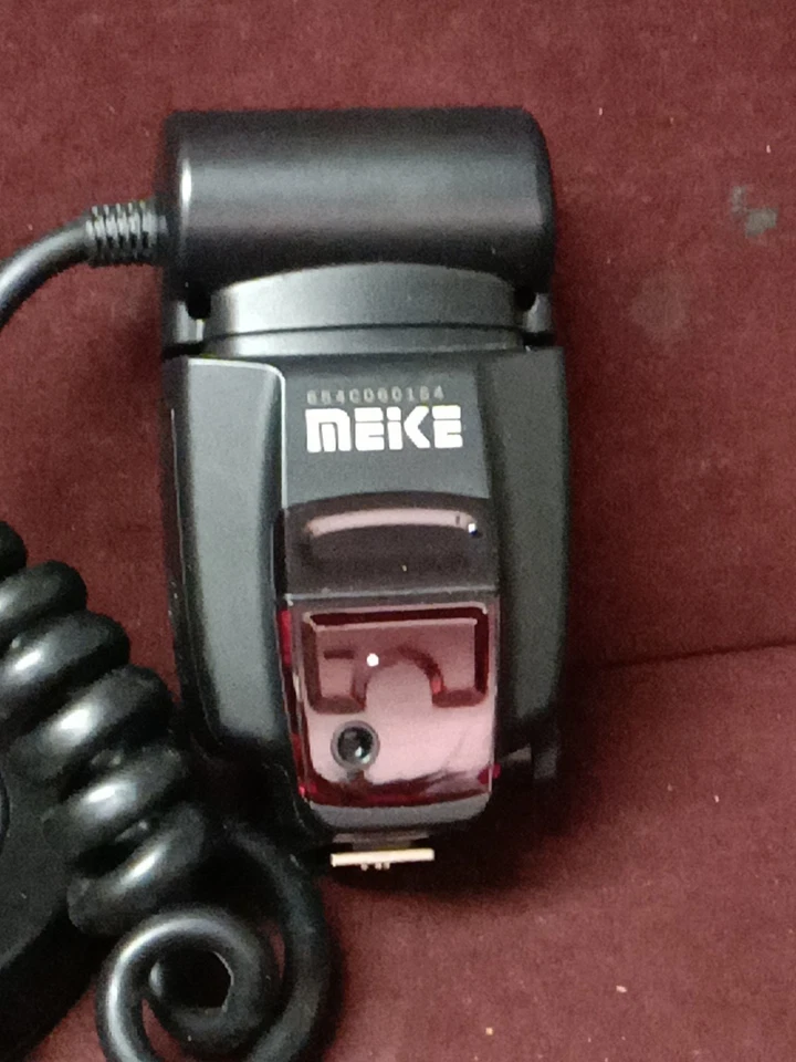 Meike MK-14EXT E-TTL LED Macro Ring Light Flash For Canon EOS 5D II III 6D 7D 60 - Image 2 of 4