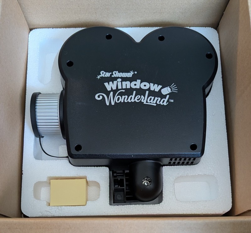 STAR SHOWER WINDOW WONDERLAND PROJECTOR SYSTEM HALLOWEEN / CHRISTMAS NEW IN BOX