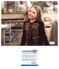 Abigail Breslin 'No Reservations' Signed 8x10 Photo 'Zoe' ACOA