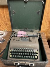 Smith-Corona Silent-Super Circa 1950 Typewriter Kind Of Works thumbnail
