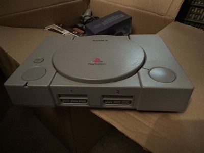 PlayStation 1 Konsole inkl. zwei Controllern - getestet - Sehr guter Zustand