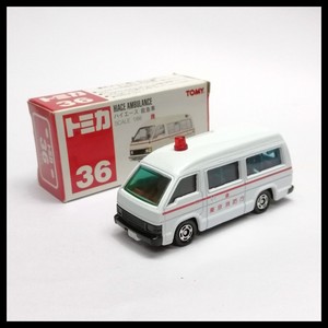 tomica toyota ambulance