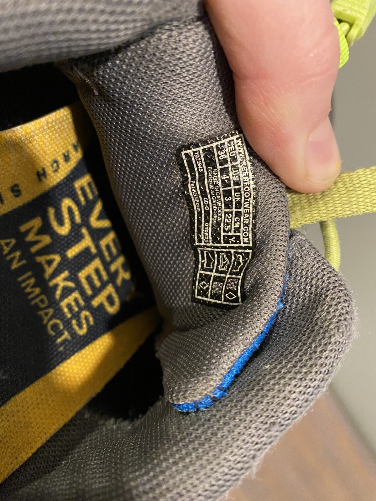 Scarpe da ginnastica ragazzo taglia 4 KEEN