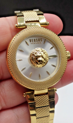 VERSUS VERSACA ゴールド Versus Versace Lion Head Goldtone Stainless Steel Analog Bracelet