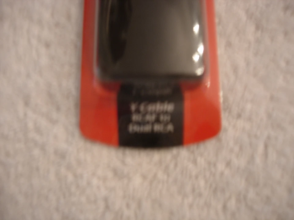 Hosa Technology Y Cable RCAF to Dual RCA Part # YRA-105 - Image 2 of 2