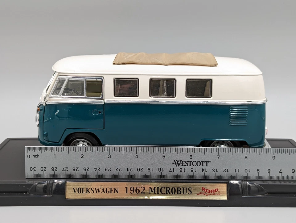 Volkswagen Microbus 1962 techo de tela Road Signature Deluxe verde y blanco 1:18 Foto 3 de 4