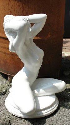 Frau Figur Weiblicher Akt Skulptur Erotische Aktfigur Erotik Optik Weiß Glan NEU - Bild 1 von 4