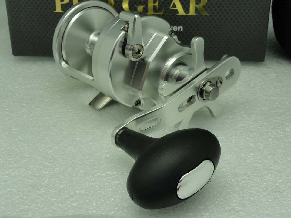 NEW Pro Gear Vengeance V30 Discontinued Star Drag reel Silver FREE JAWS COVER RH - Image 4 of 4