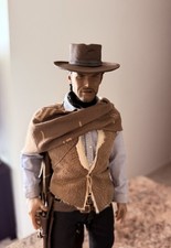Sideshow Collectibles Man With No Name 1/6 Scale Clint Eastwood Figure Read Disc - Image 4