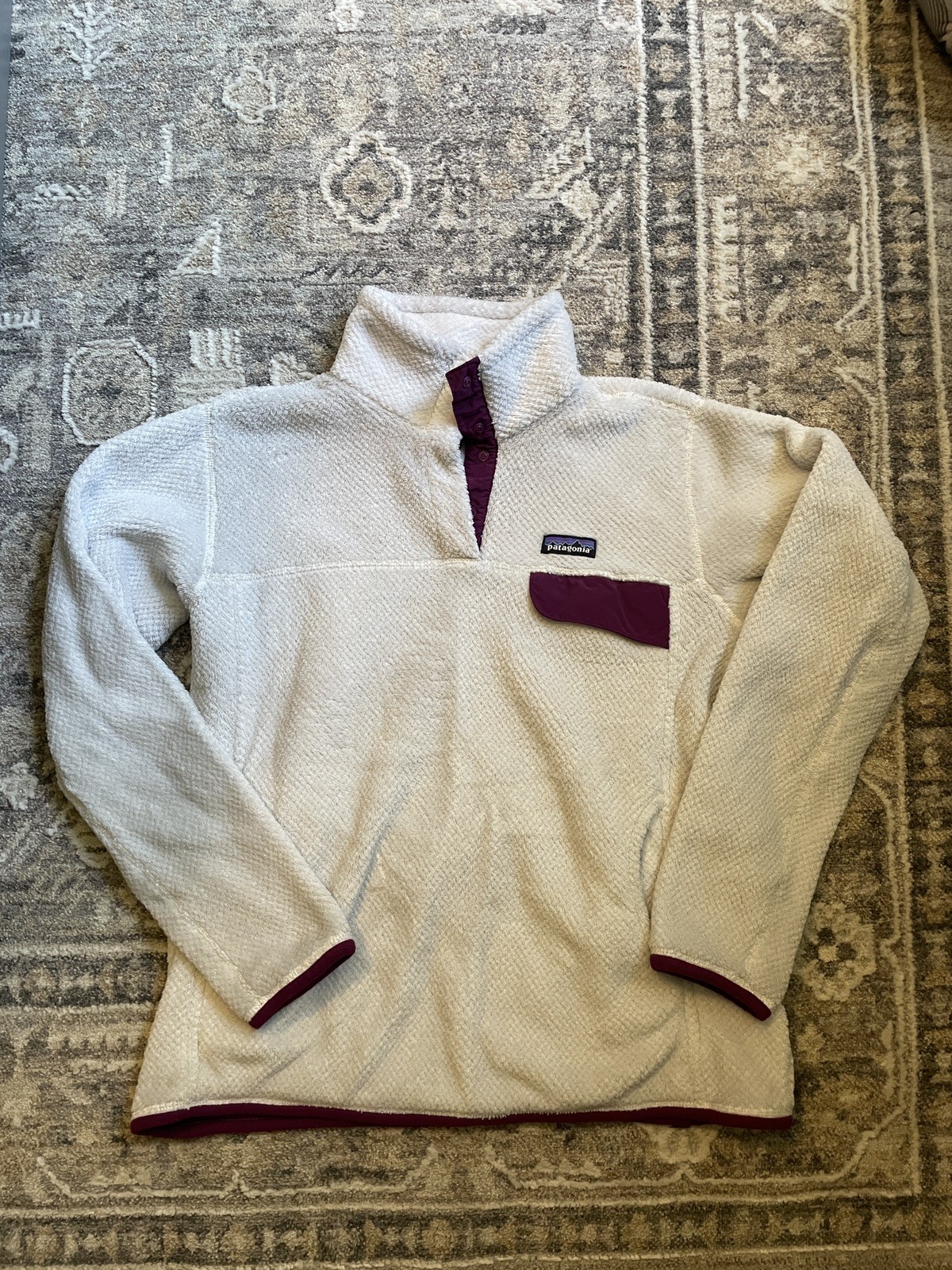 Patagonia Synchilla Snap-T Pullover Womens Large white purple Sweater