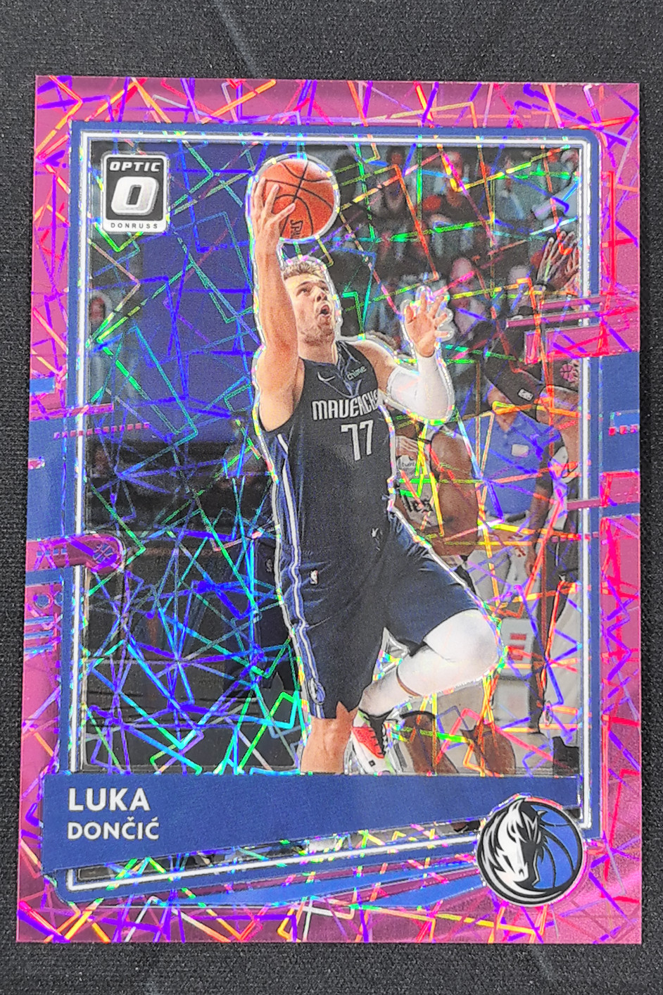 2020-21 Panini Donruss Optic Luka Doncic Pink Velocity Prizm /79 #86 Mavericks