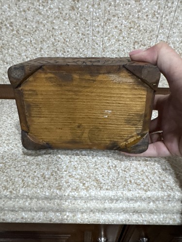 Vintage Hand Carved Wood Hinged Jewelry Box Red Lining Flower - Picture 4 of 10