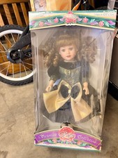 BAMBOLA PORCELLANA ORIGINALE COLLEZIONE ROSE VITTORIANE 1997