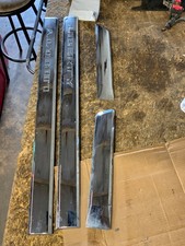 08-12 Jeep Liberty Exterior Door Trim Driver Passenger Molding Set 4 Scratches 08-12 Jeep Liberty Exterior Door Trim Driver Passenger Molding Set 4 Scratches