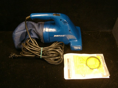 #ad Black amp; Decker Dirt Vac Handheld Vacuum AC7000 $19.99