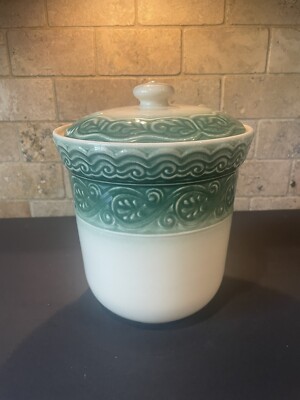 Longaberger  ACO Pottery Green Large Canister with Lid~4 Qt