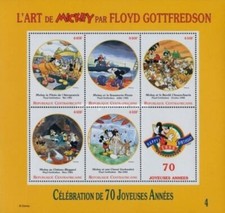 Disney 1999 Central Africa - Mickey Mouse 70th Anniversary Sheetlet Nº4 - MNH