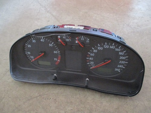 Tacho VW Passat 3B Instrumente Kombiinstrument 3B1919860 VR5 V5