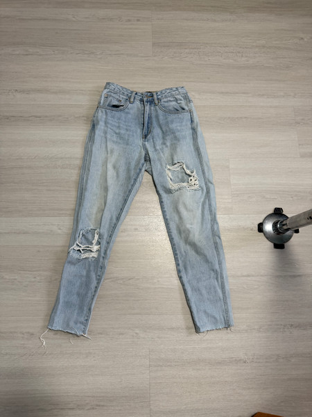Neon Hart Light Wash Mid-Waist Distressed Ripped Jeans AU8 GUC